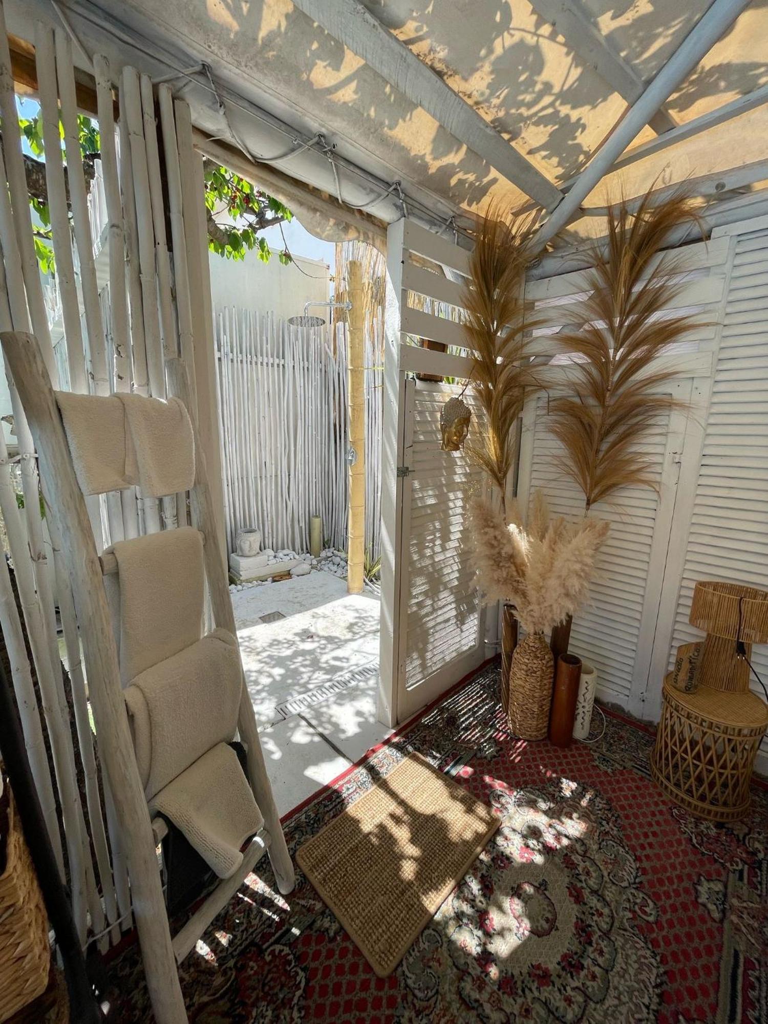 Villa Tropical フランカヴィッラ・アル・マーレ エクステリア 写真